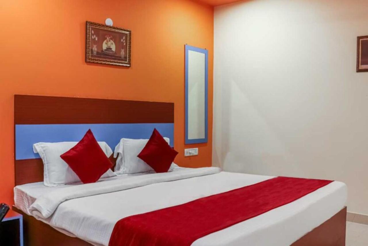 Goroomgo Hotel Planet Bhubaneswar Exterior photo