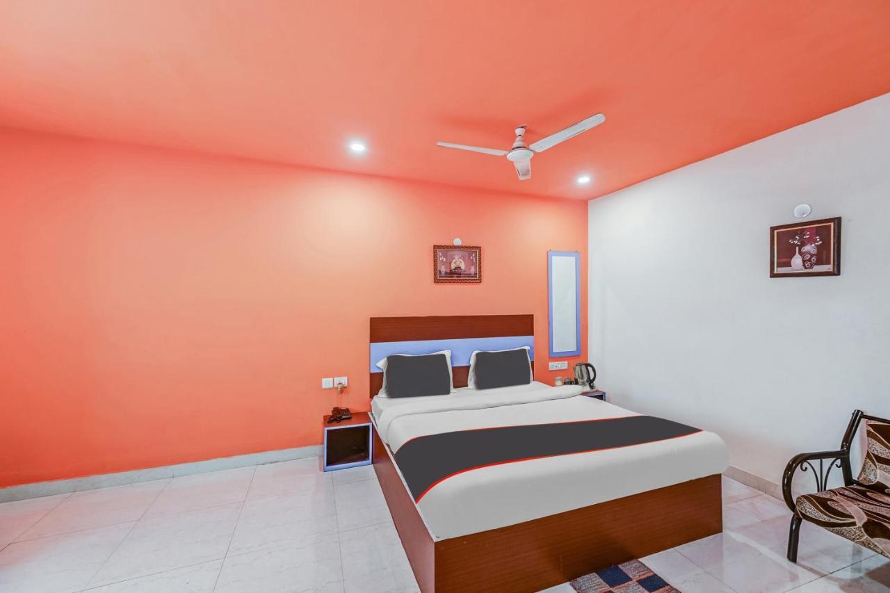 Goroomgo Hotel Planet Bhubaneswar Exterior photo