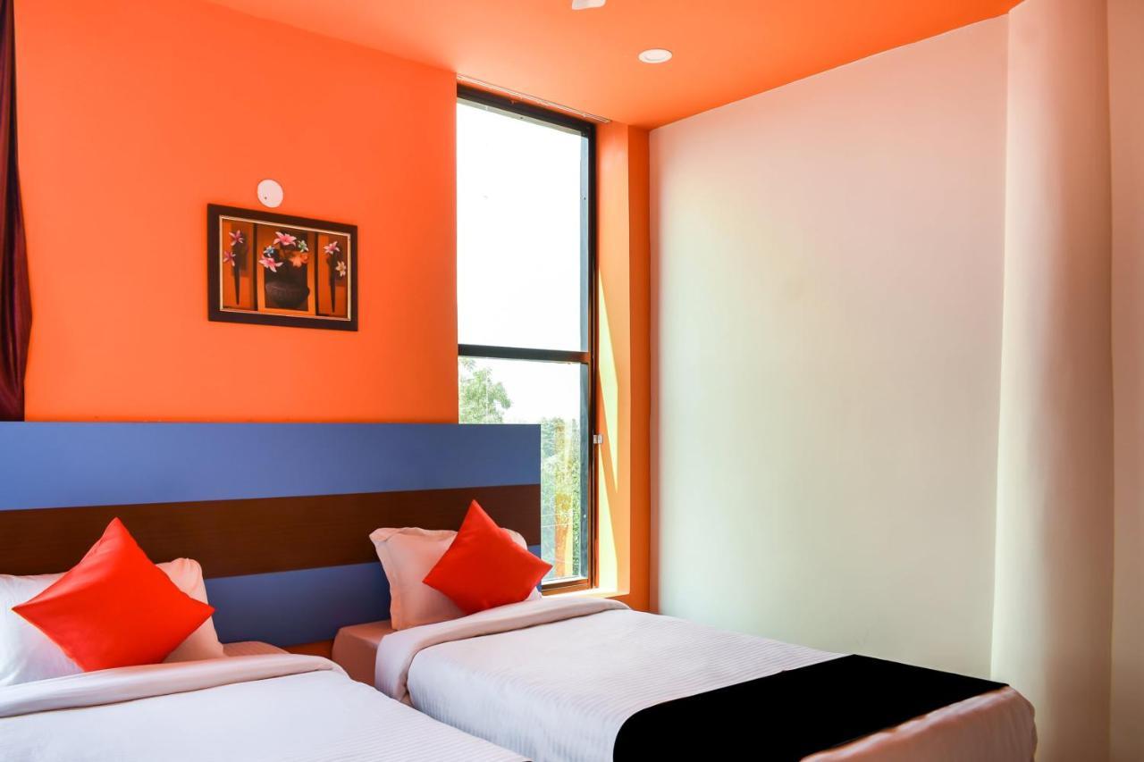 Goroomgo Hotel Planet Bhubaneswar Exterior photo
